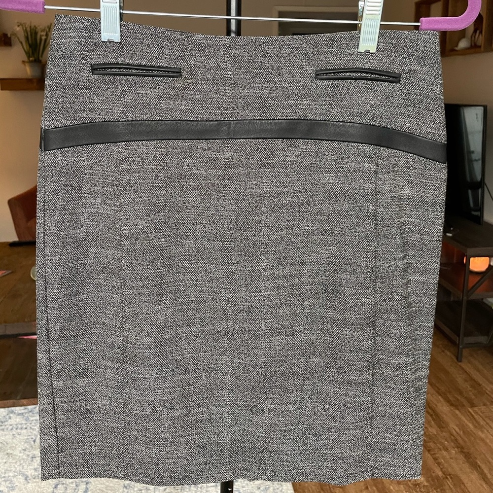 Mini pencil skirt